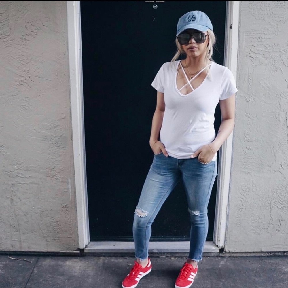 Ripped light washed jeans